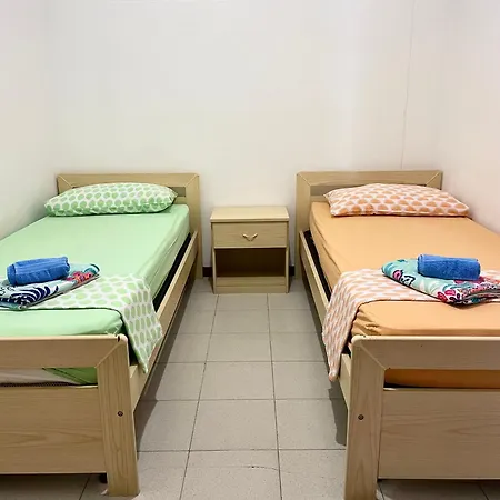 Park 1-23 Apartment *