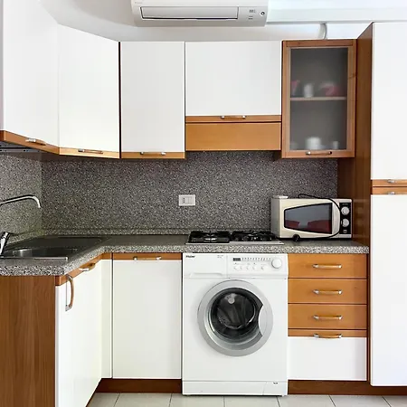 Apartman Park 1-23 *